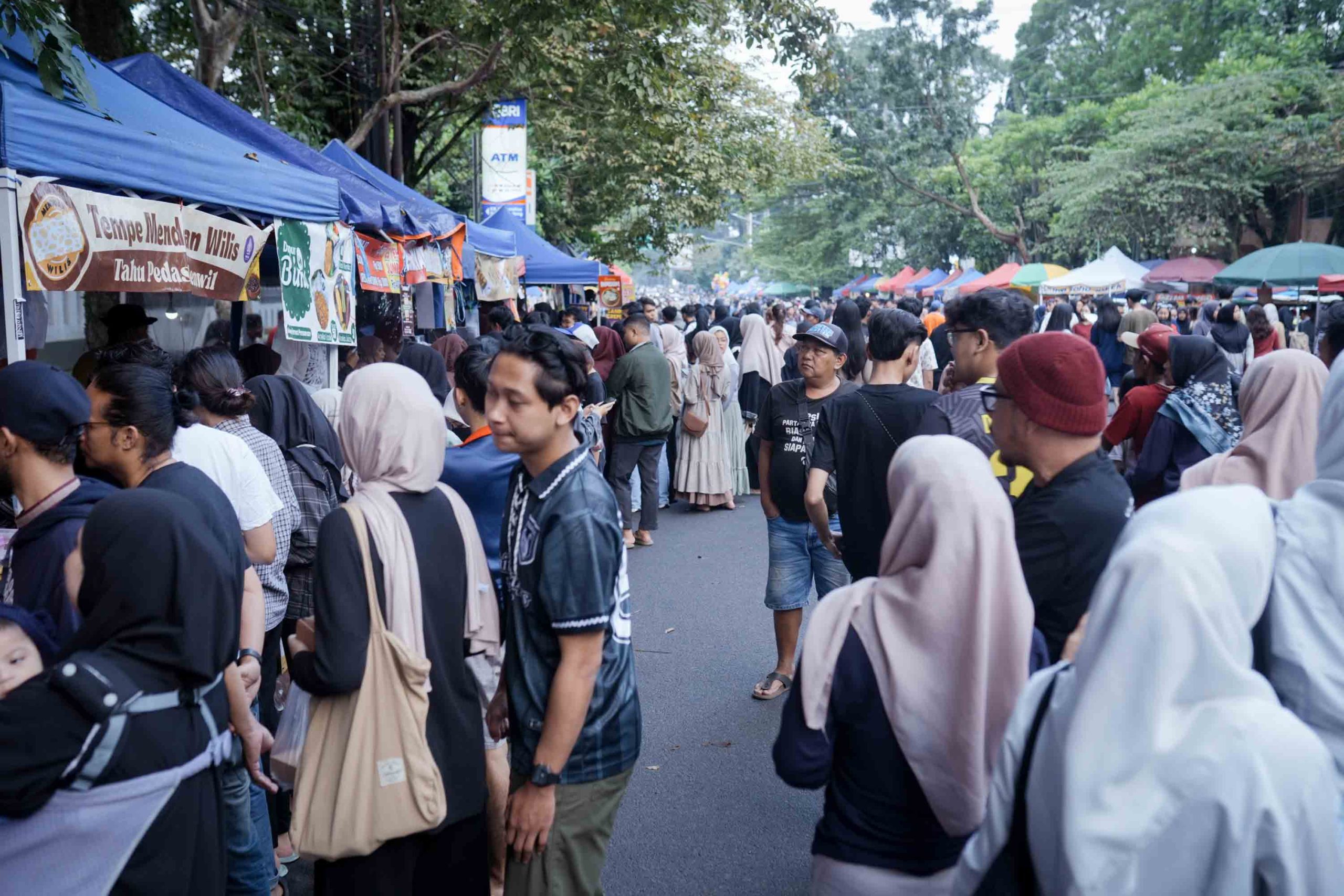Suasana pasar takjil UM