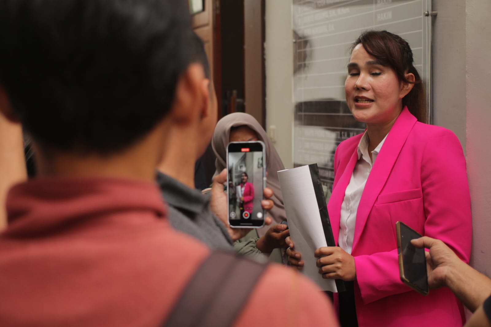 Selebgram Isa Zega Dituntut JPU Lima Tahun Penjara Karena Berbelit