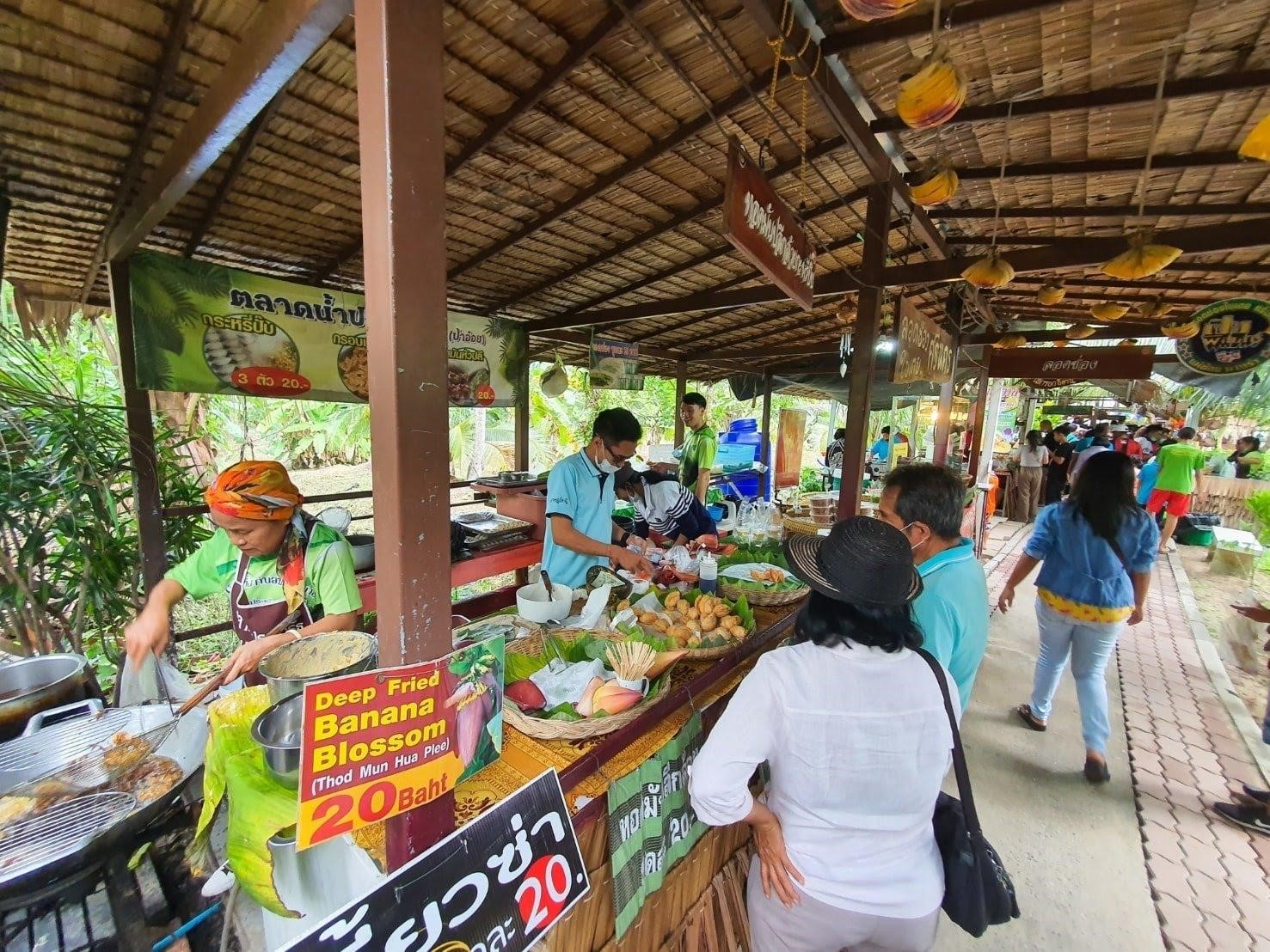 Pasar Terapung Bang Bai Mai