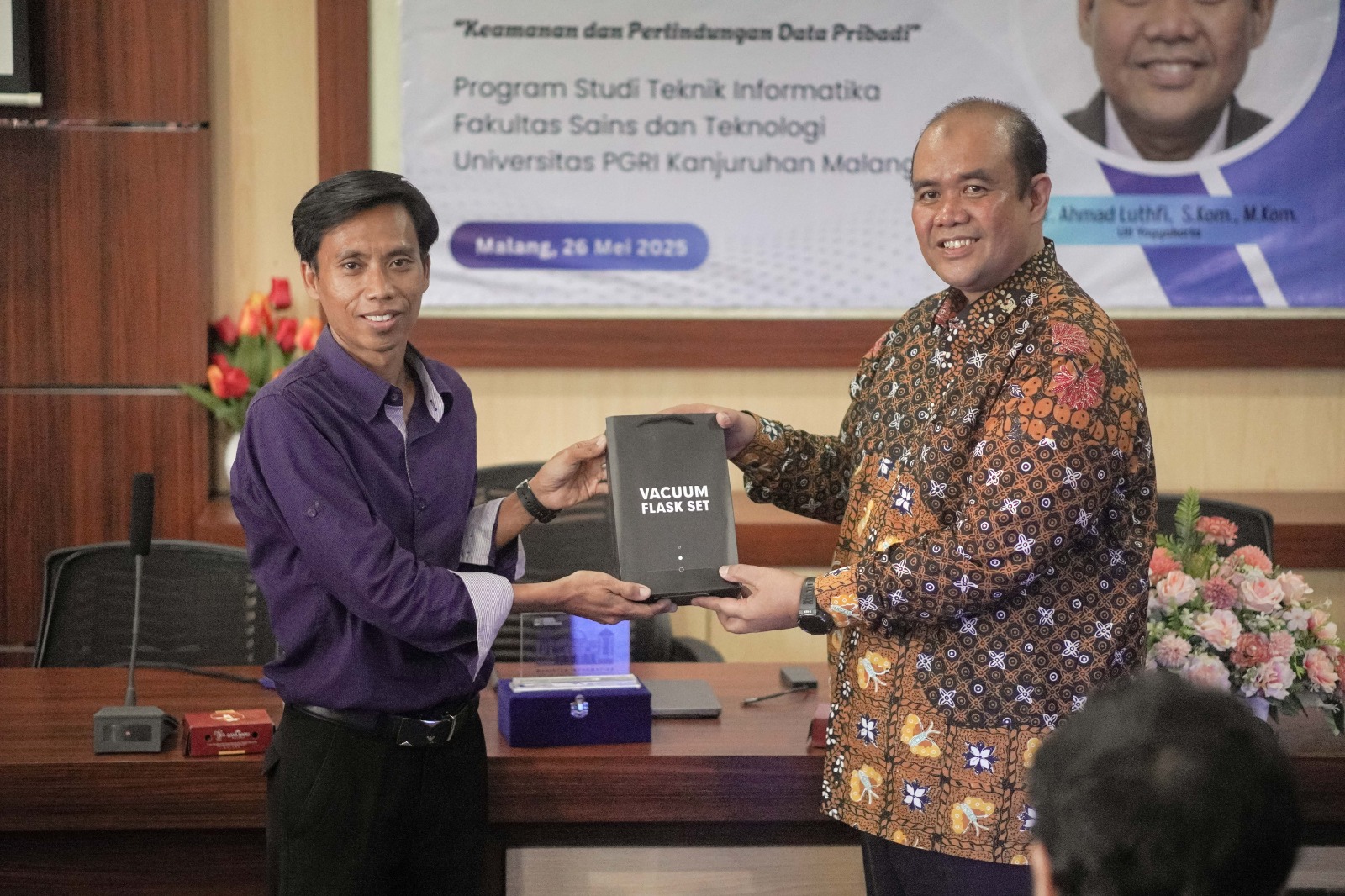 Kuliah Umum Bahas Hukum Data Pribadi Prodi TI Unikama