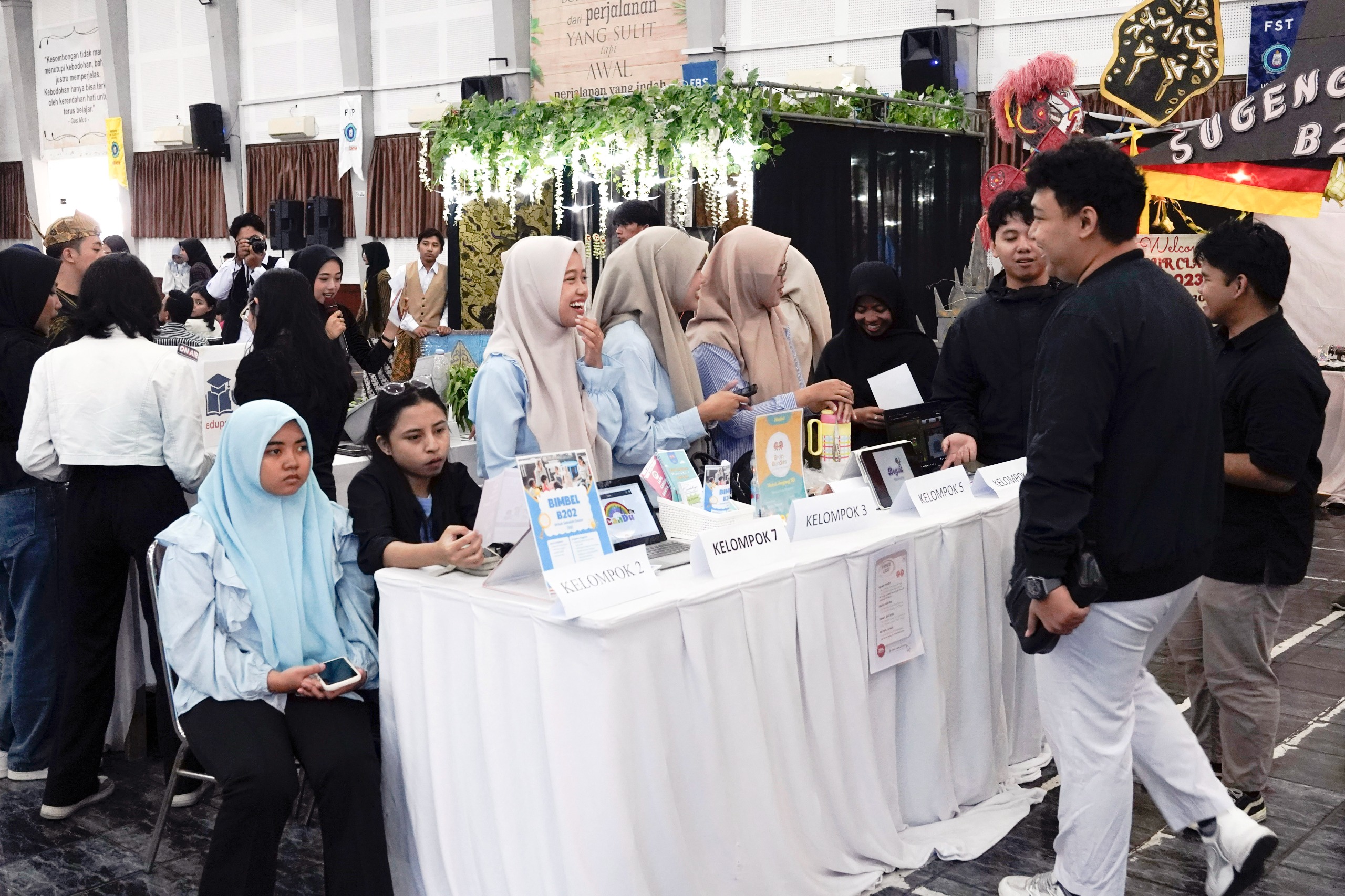 Mahasiswa PGSD Unikama gelar UAS dengan karya seni dan bisnis edukasi