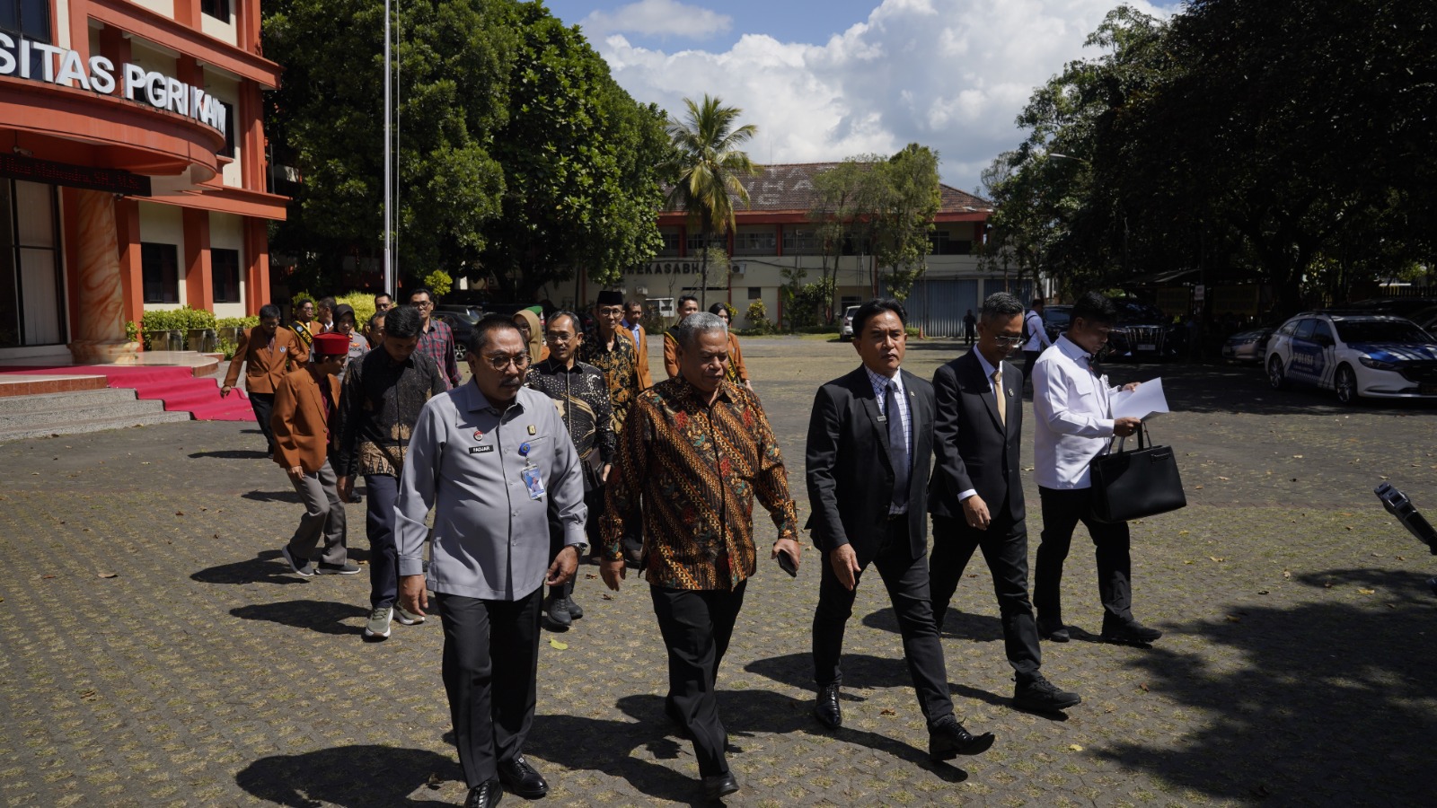 Unikama Resmikan Pusat Kajian Konstitusi dan Demokrasi